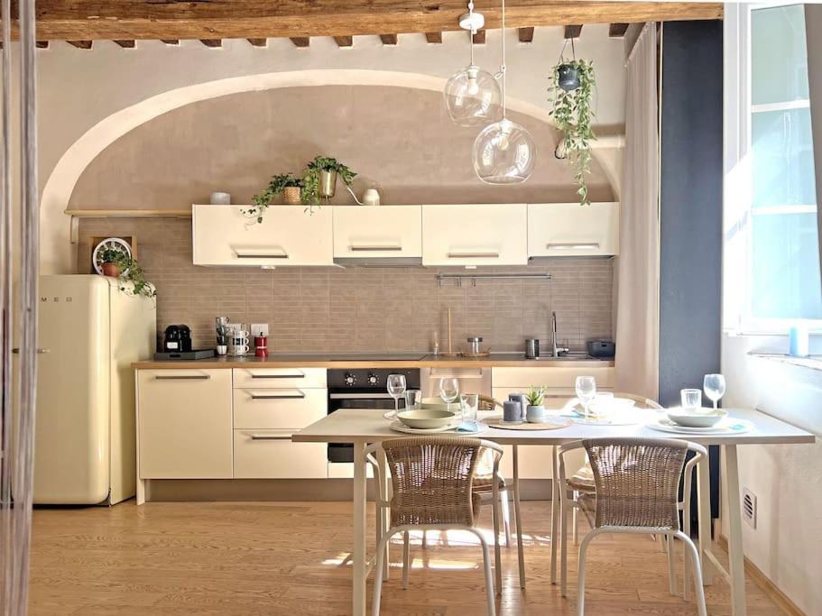Apartment 9, Centro